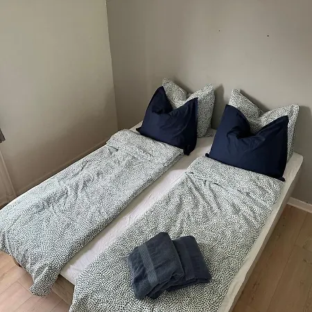 Cozy Modern House With Garden Villa